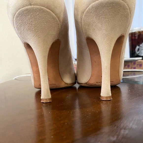 Manolo Blahnik - Picture 2 of 4